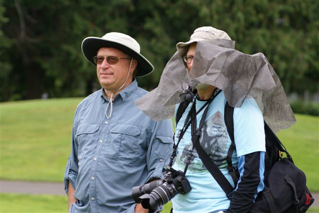 gal/2008_gallery/Bob and Bruce with his mosquito net.jpg